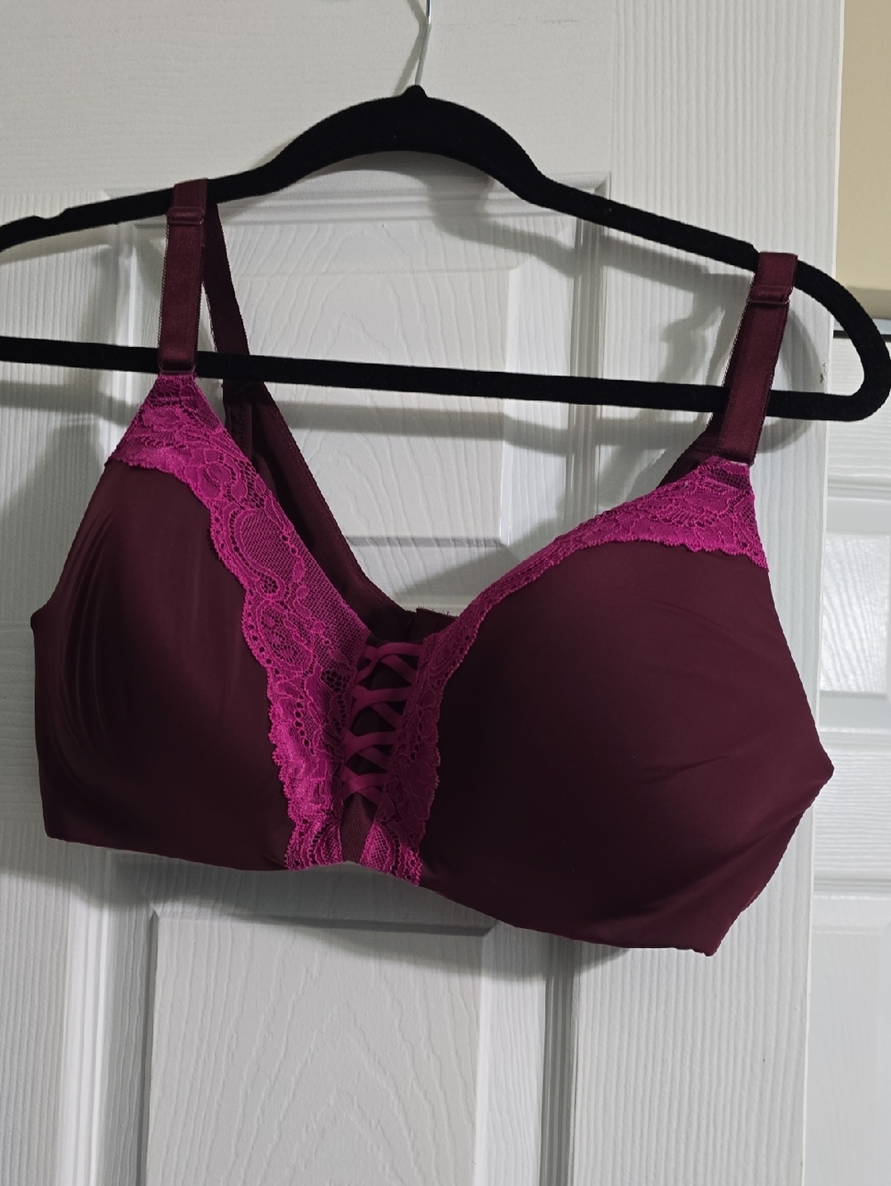 Women's Lace-Trim Plunge Bra in Berry Pink - Unbranded